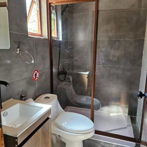 Baño privado dormitorio 2